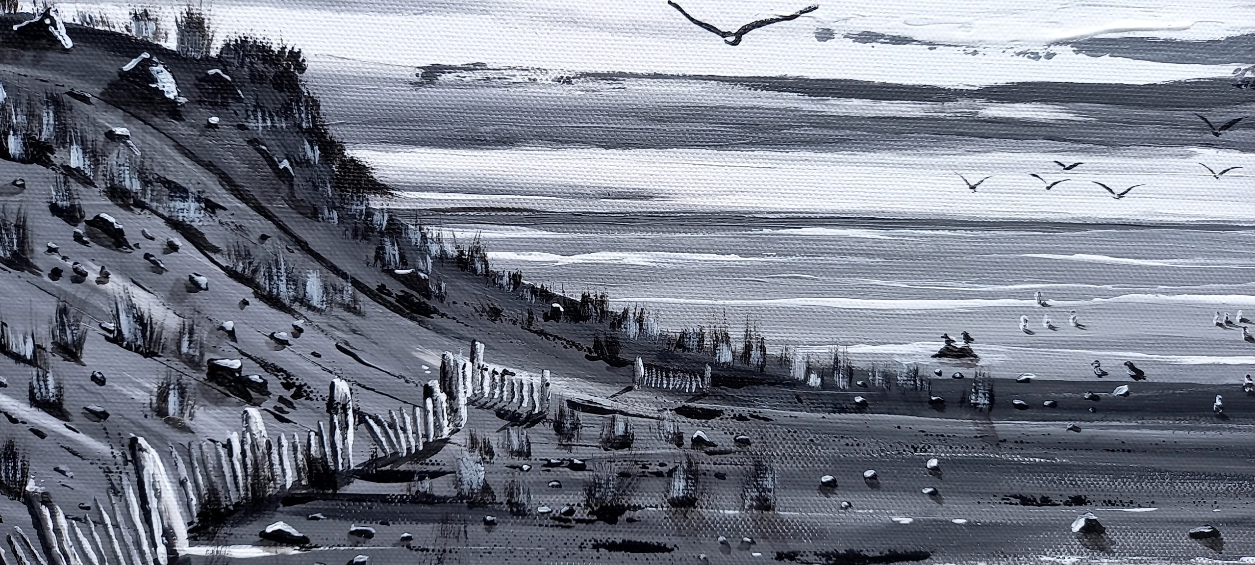 Dune côtière avec végétation d’ammophila et ganivelle en bois